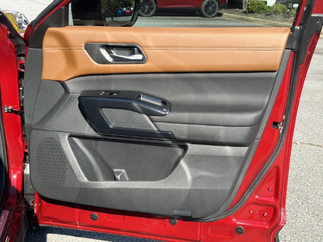 New 2026 Nissan Pathfinder Platinum AWD/4WD image 16