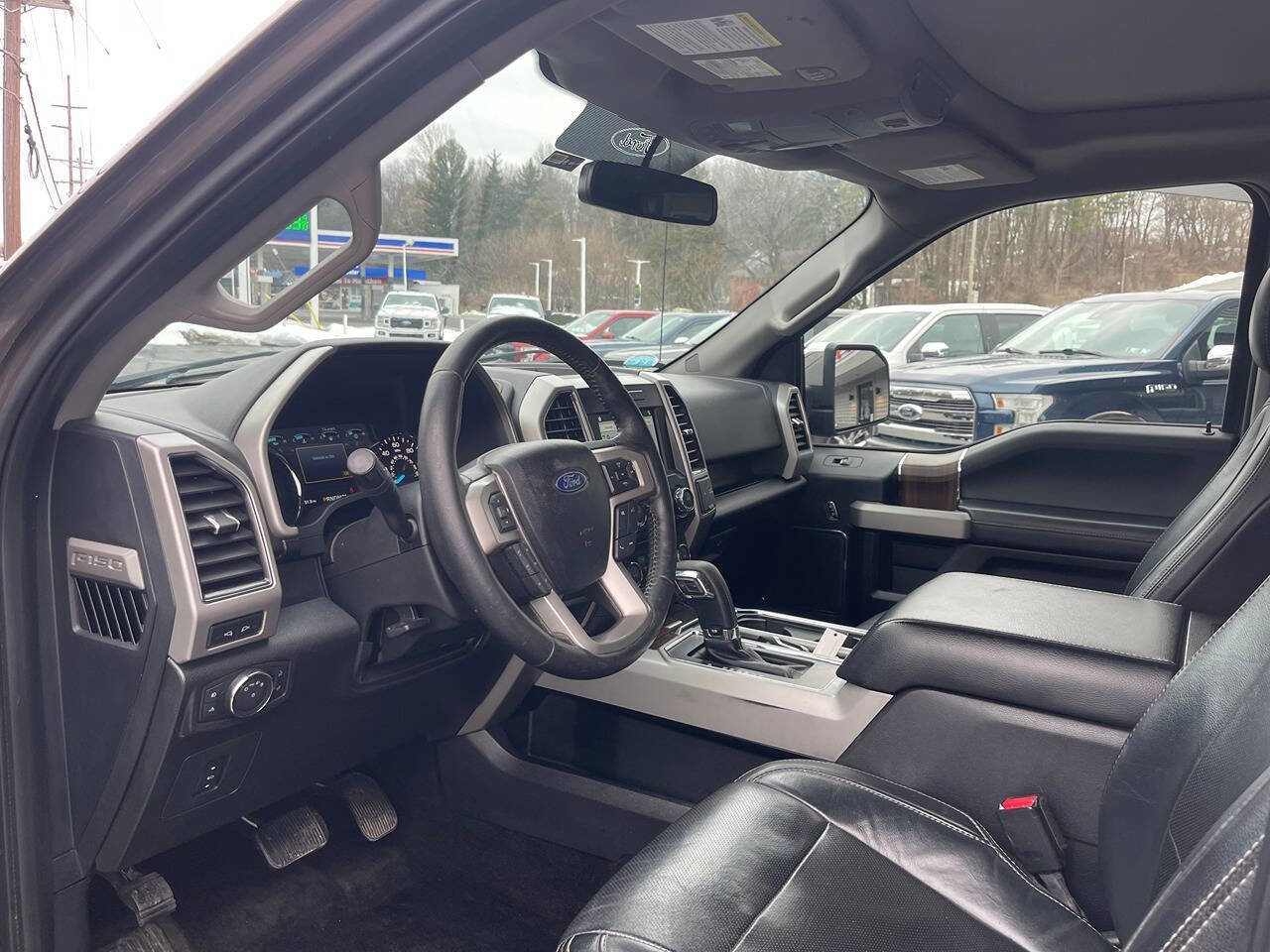 Used 2017 Ford F150 Lariat image 17