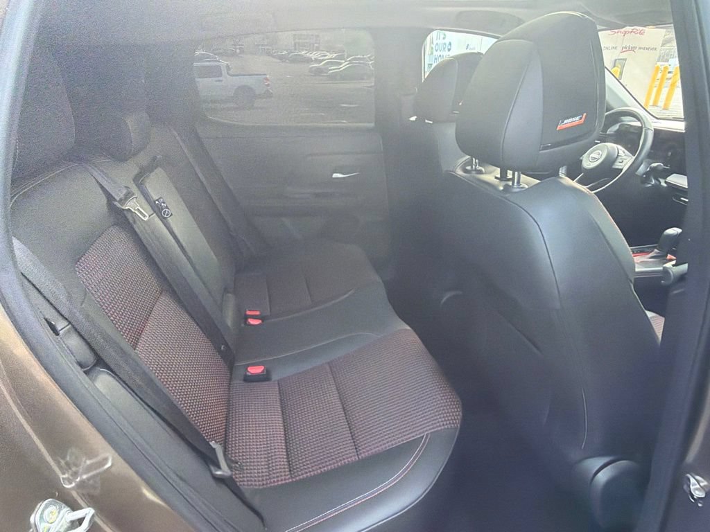 Used 2025 Nissan Kicks SR w/ SR Premium Package AWD/4WD image 27