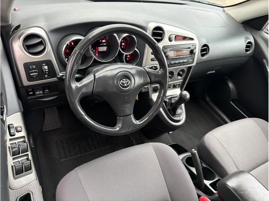 Used 2005 Toyota Matrix XR image 2