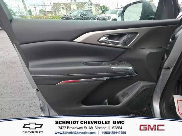 New 2026 Chevrolet Traverse LT w/ Sun and Wheel Package FWD image 12