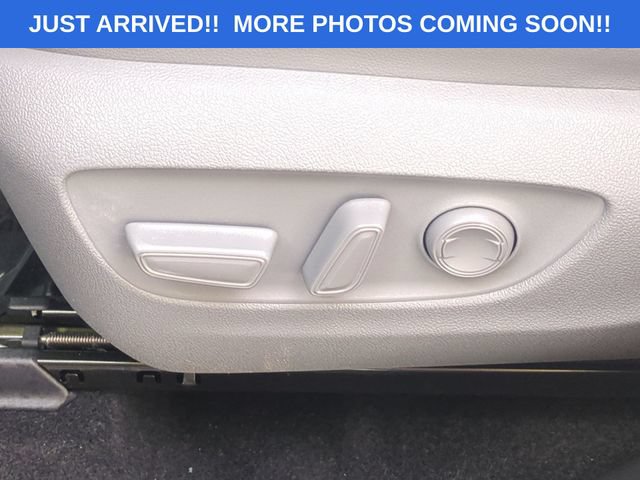 Used 2025 Toyota Highlander Limited FWD image 17