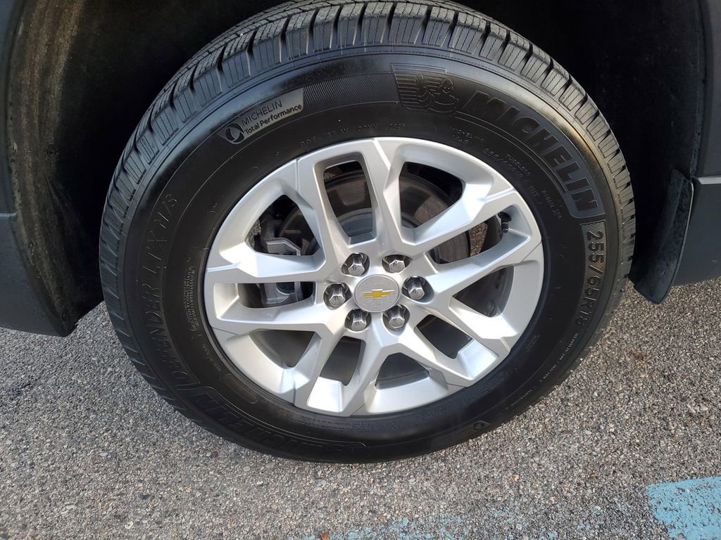 Used 2020 Chevrolet Traverse LT image 37