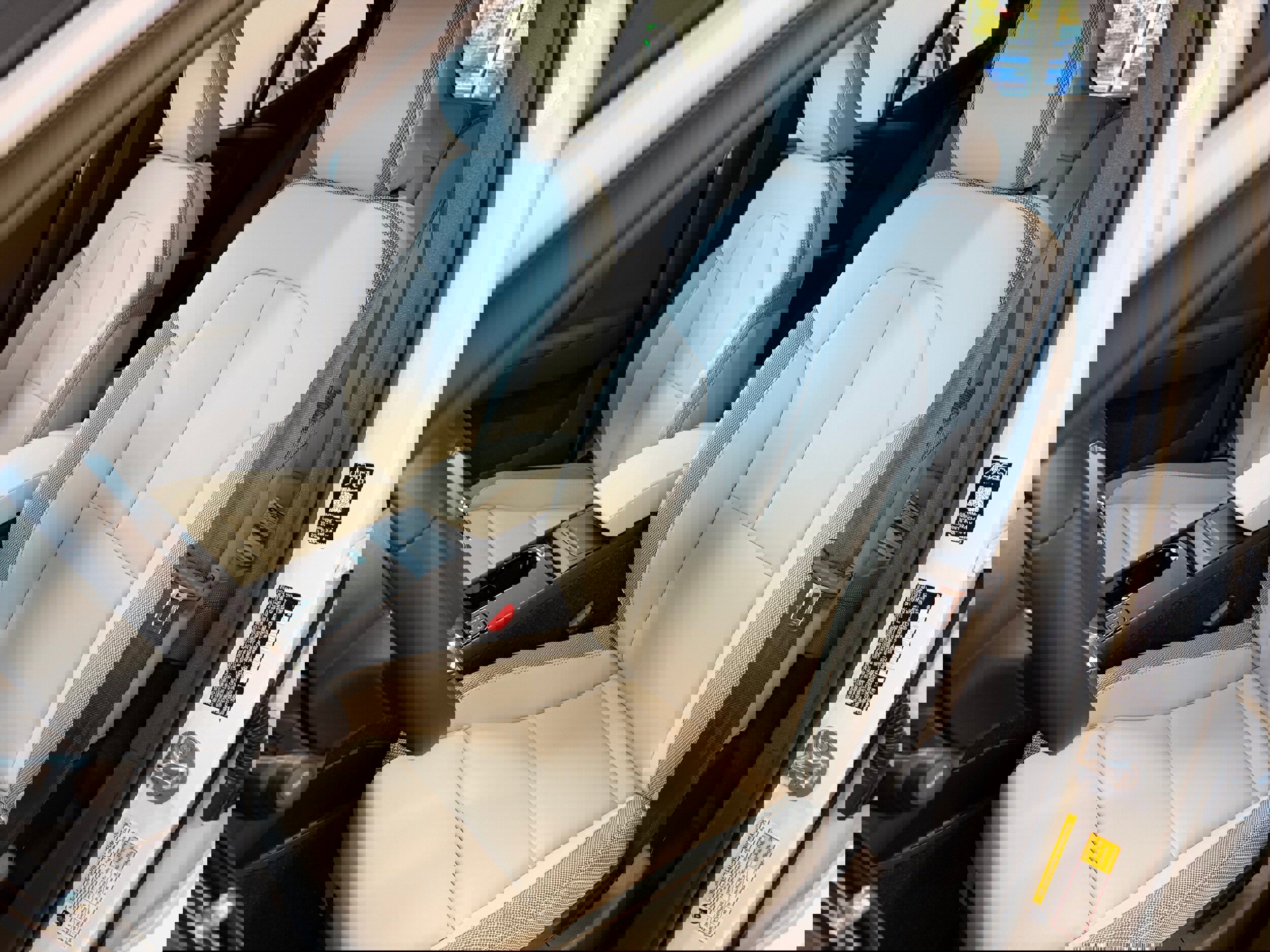 New 2026 Volvo EX40 Plus w/ Climate Package image 16