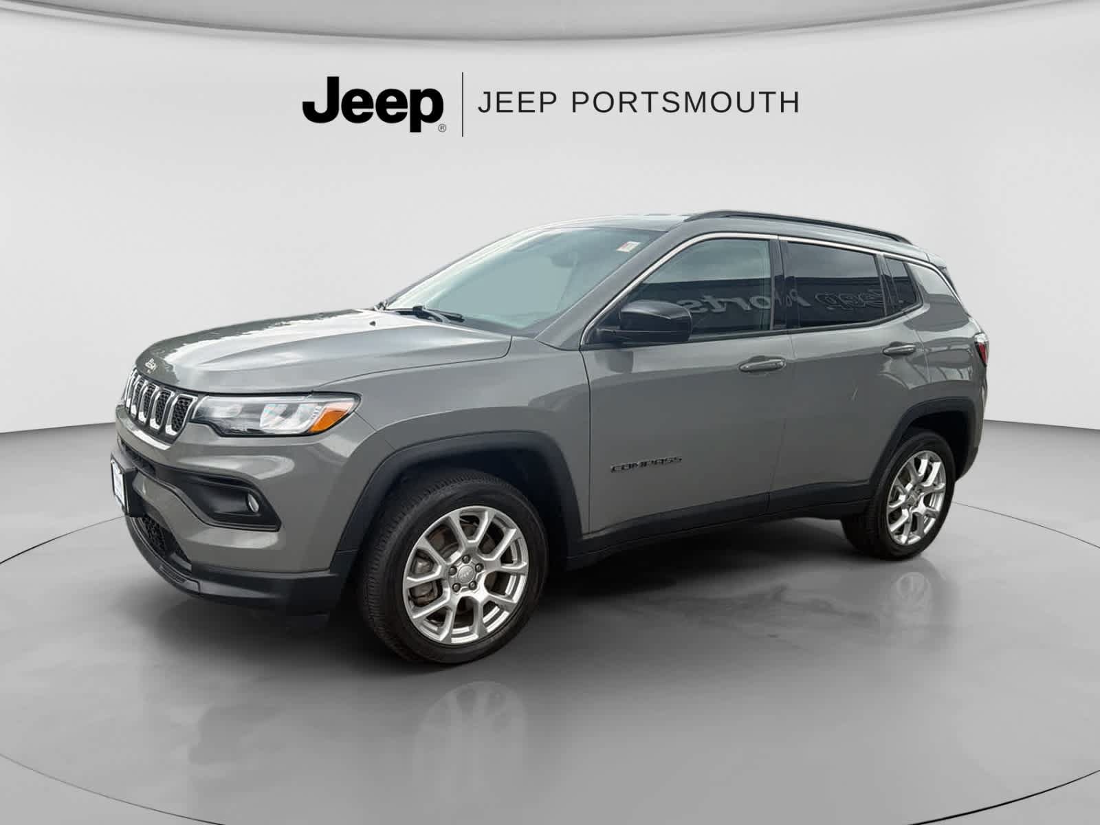 Used 2023 Jeep Compass Latitude AWD/4WD image 4