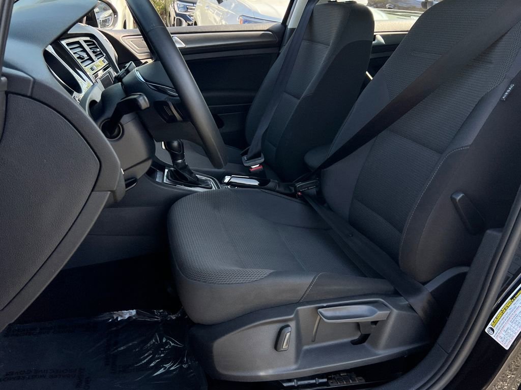 Used 2018 Volkswagen Golf SE FWD image 17