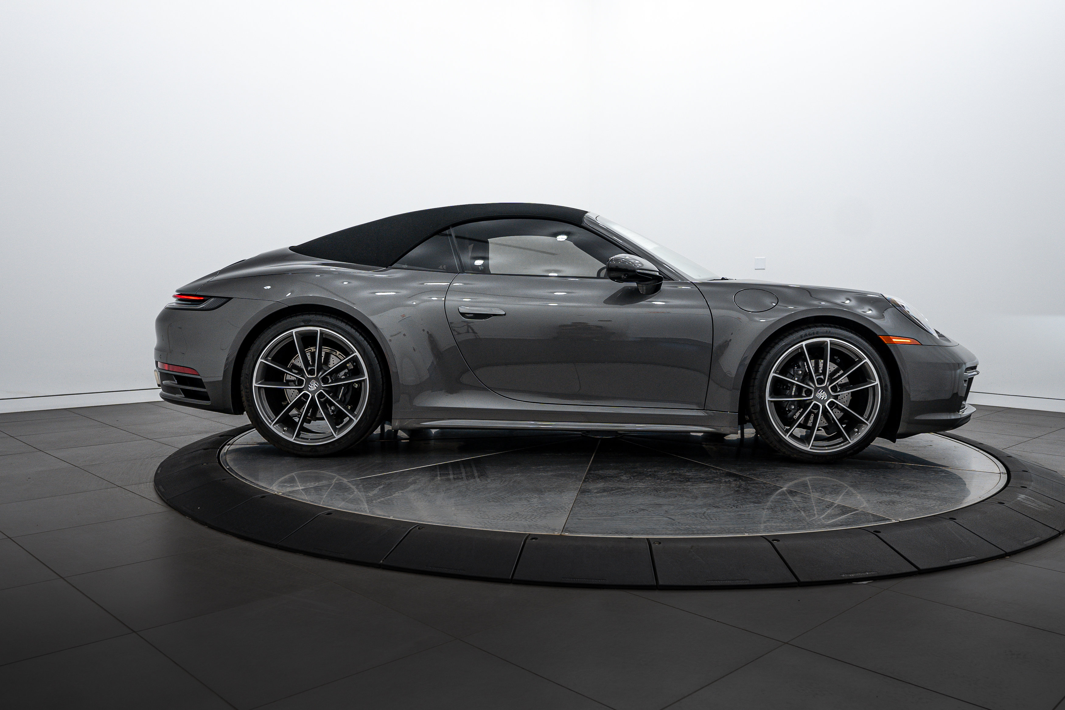 Certified 2024 Porsche 911 Carrera image 29