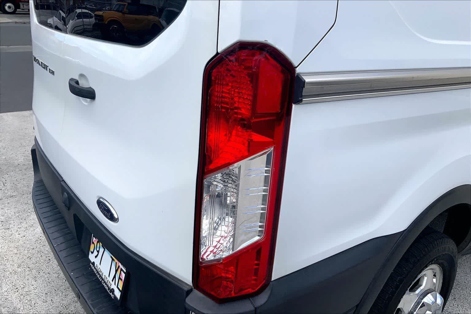 Used 2020 Ford Transit 150 Low Roof RWD image 31