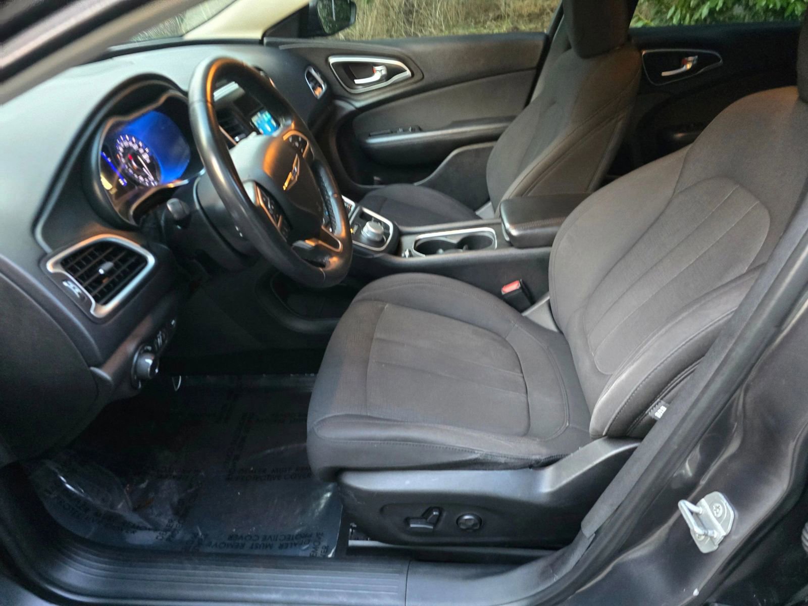 Used 2016 Chrysler 200 Limited w/ Convenience Group image 18