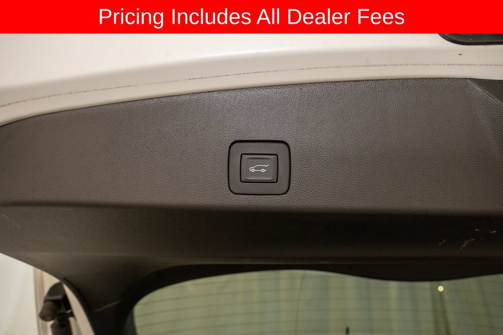 Used 2025 Buick Encore GX Avenir w/ Avenir Convenience Package FWD image 6