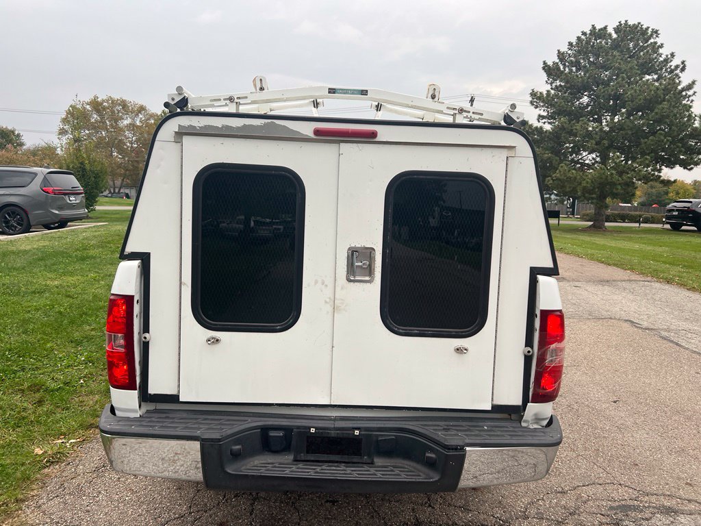 Used 2011 Chevrolet Silverado 1500 W/T RWD image 4