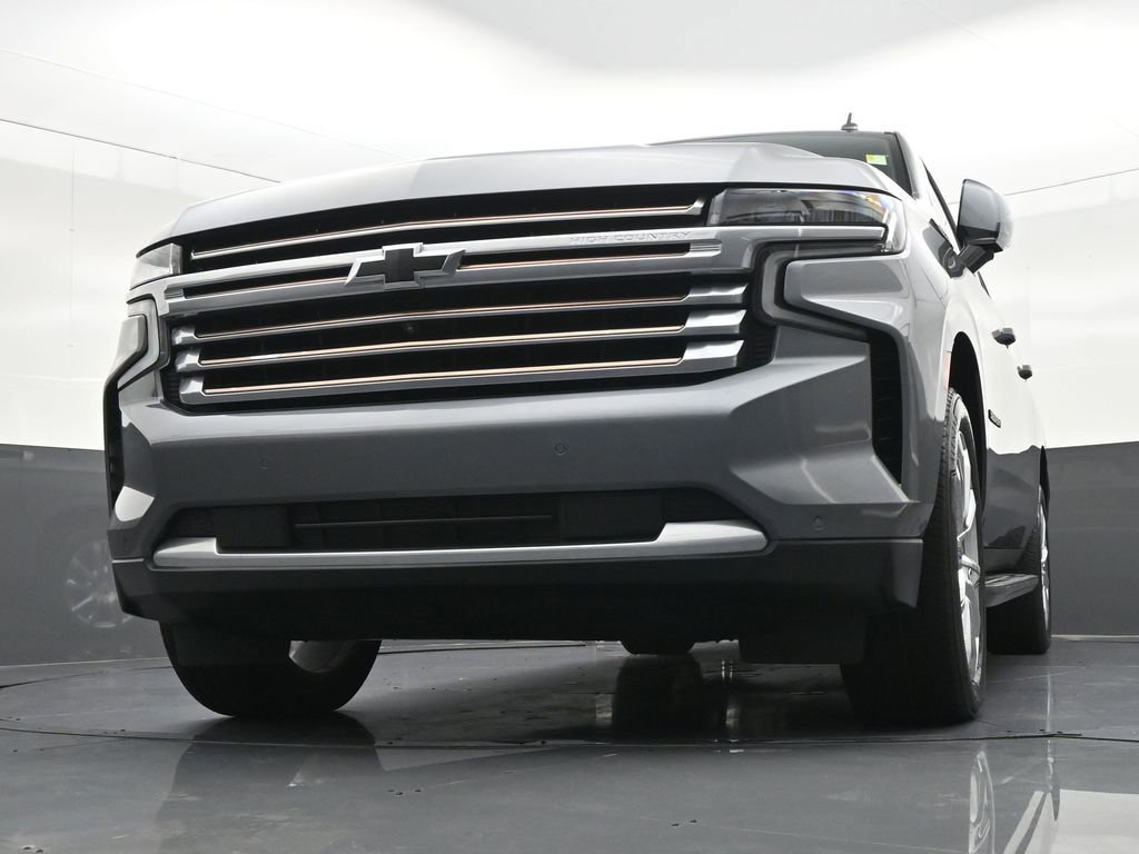 Used 2021 Chevrolet Suburban High Country AWD/4WD image 32