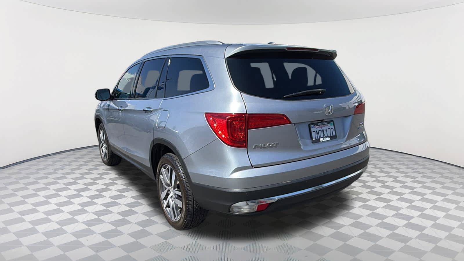 Used 2016 Honda Pilot Touring image 7