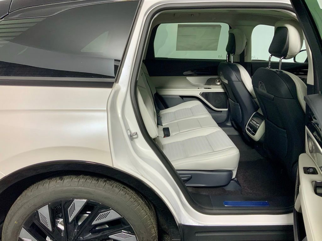 New 2026 Lincoln Nautilus Reserve image 35