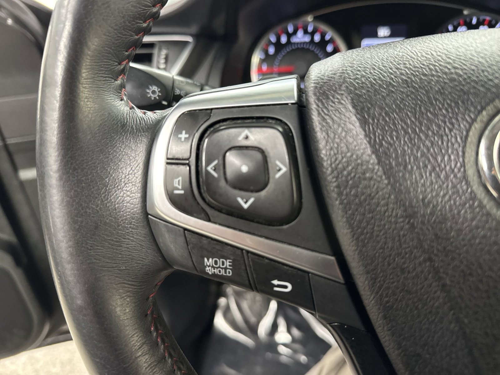 Used 2017 Toyota Camry SE image 36