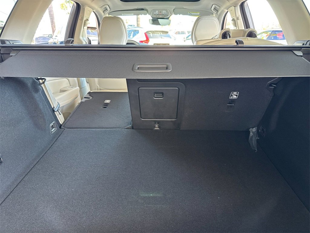 New 2026 Volvo XC60 B5 Ultra w/ Protection Package Premier image 14