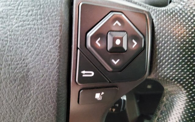 Used 2016 Toyota Tacoma TRD Off-Road image 25