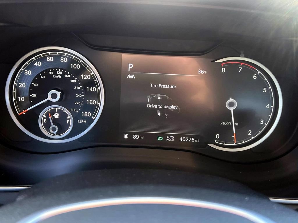 Used 2023 Genesis G70 2.0T image 28