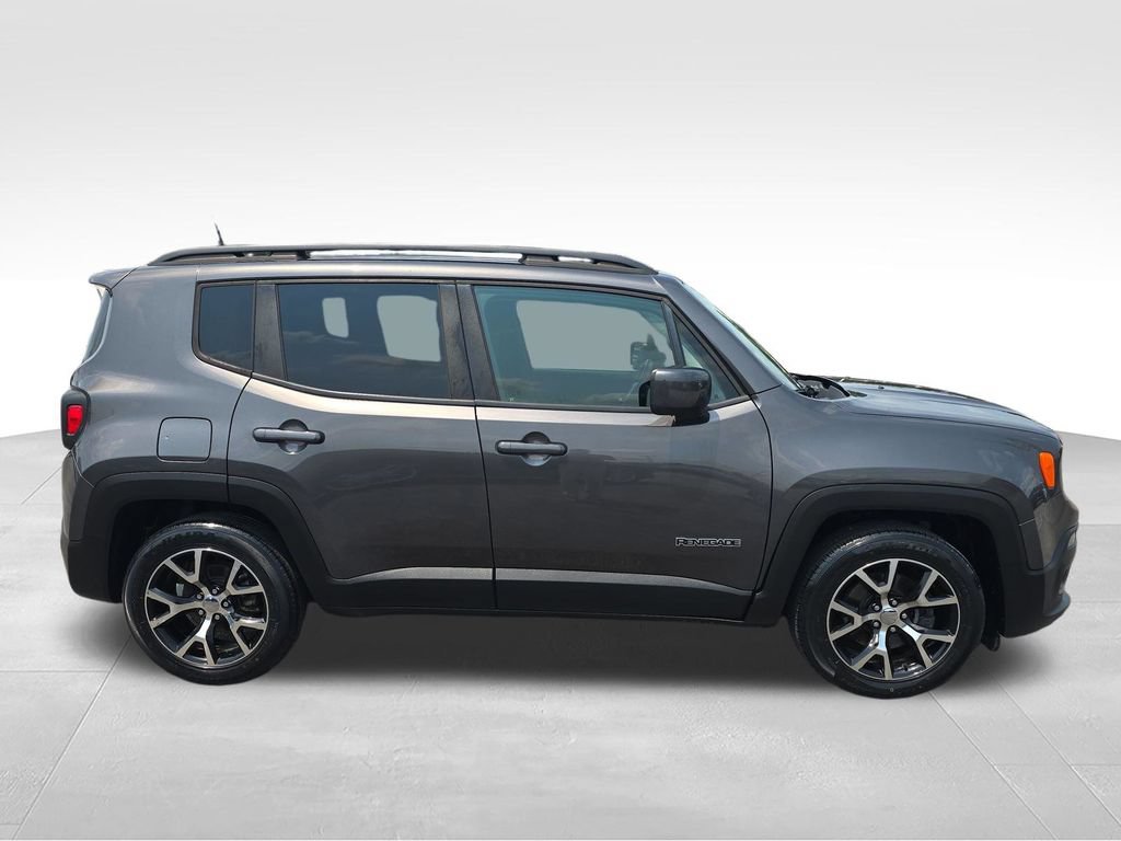 Used 2018 Jeep Renegade Latitude FWD image 6