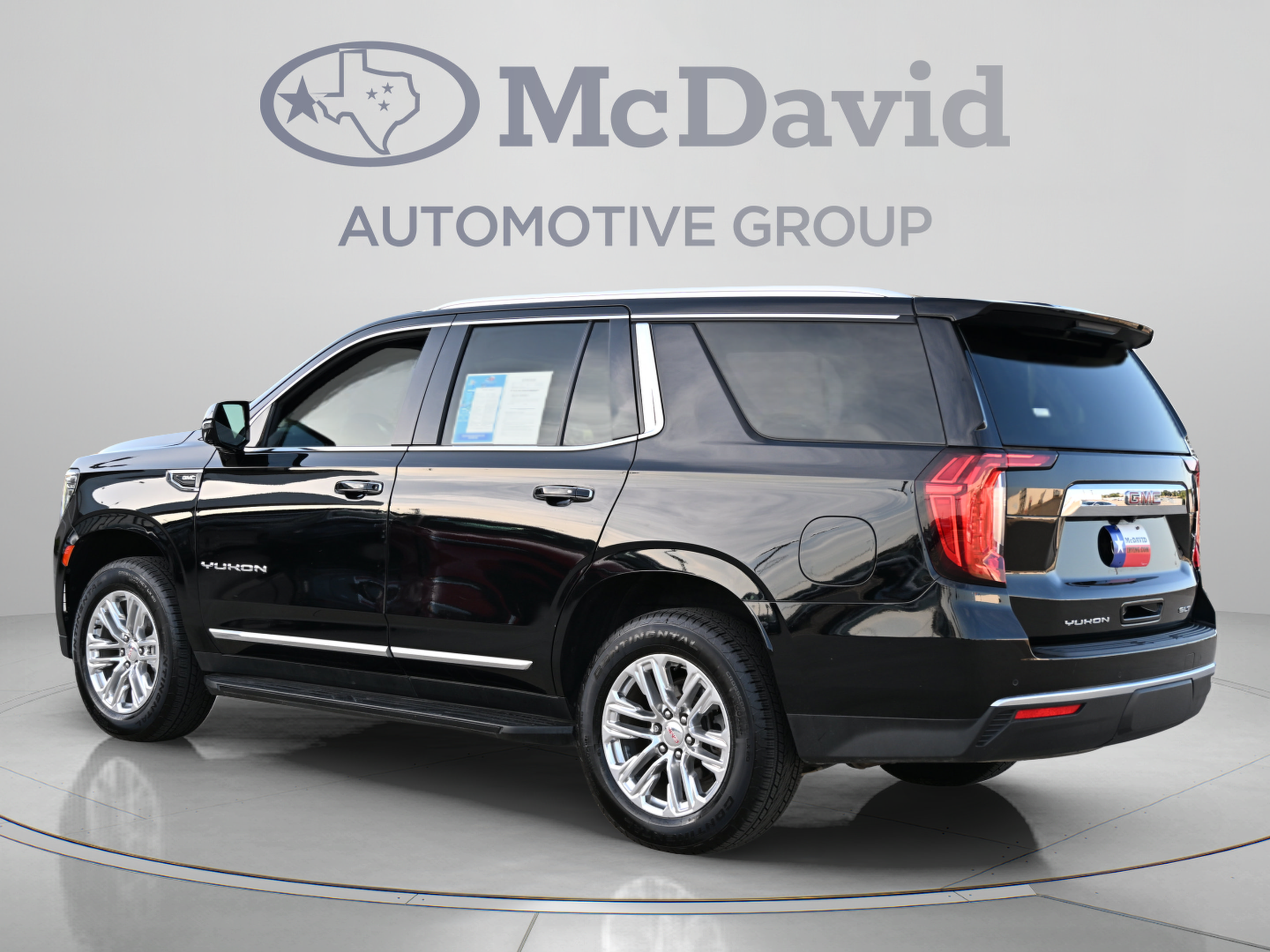 Used 2022 GMC Yukon SLT w/ SLT Premium Package AWD/4WD image 4