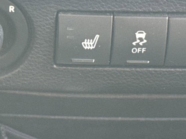 Used 2016 Jeep Wrangler Unlimited Rubicon w/ Connectivity Group image 28