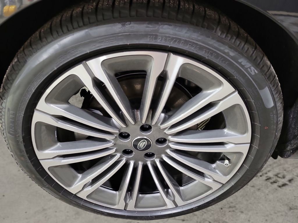 New 2025 Land Rover Range Rover SE image 12