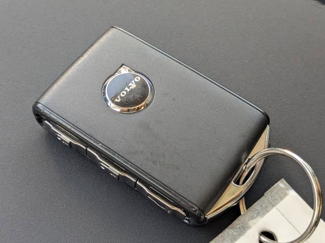 Certified 2025 Volvo XC90 T8 Plus w/ Protection Package Premier image 39