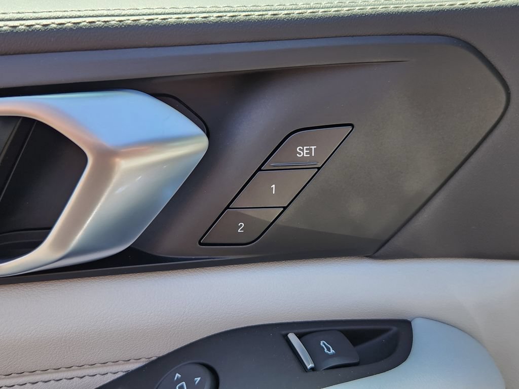 New 2026 BMW X5 xDrive50e AWD/4WD image 17
