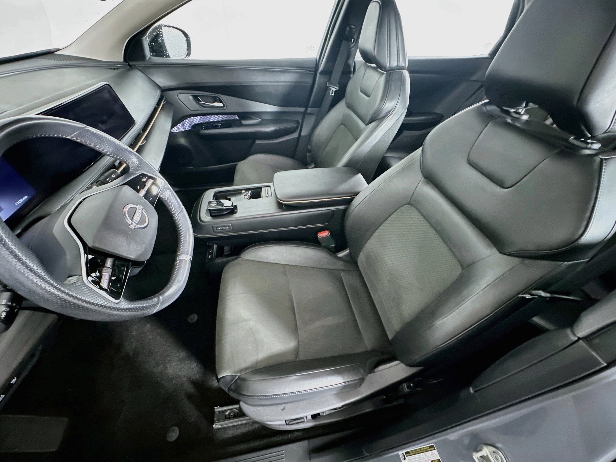 Used 2024 Nissan Ariya FWD image 13