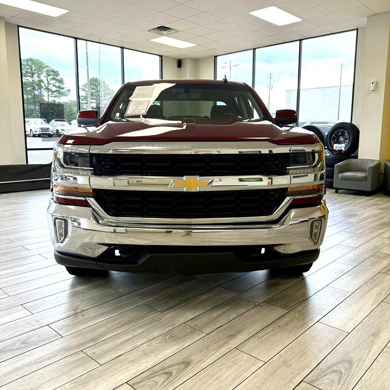 Used 2017 Chevrolet Silverado 1500 LT w/ All Star Edition AWD/4WD image 2
