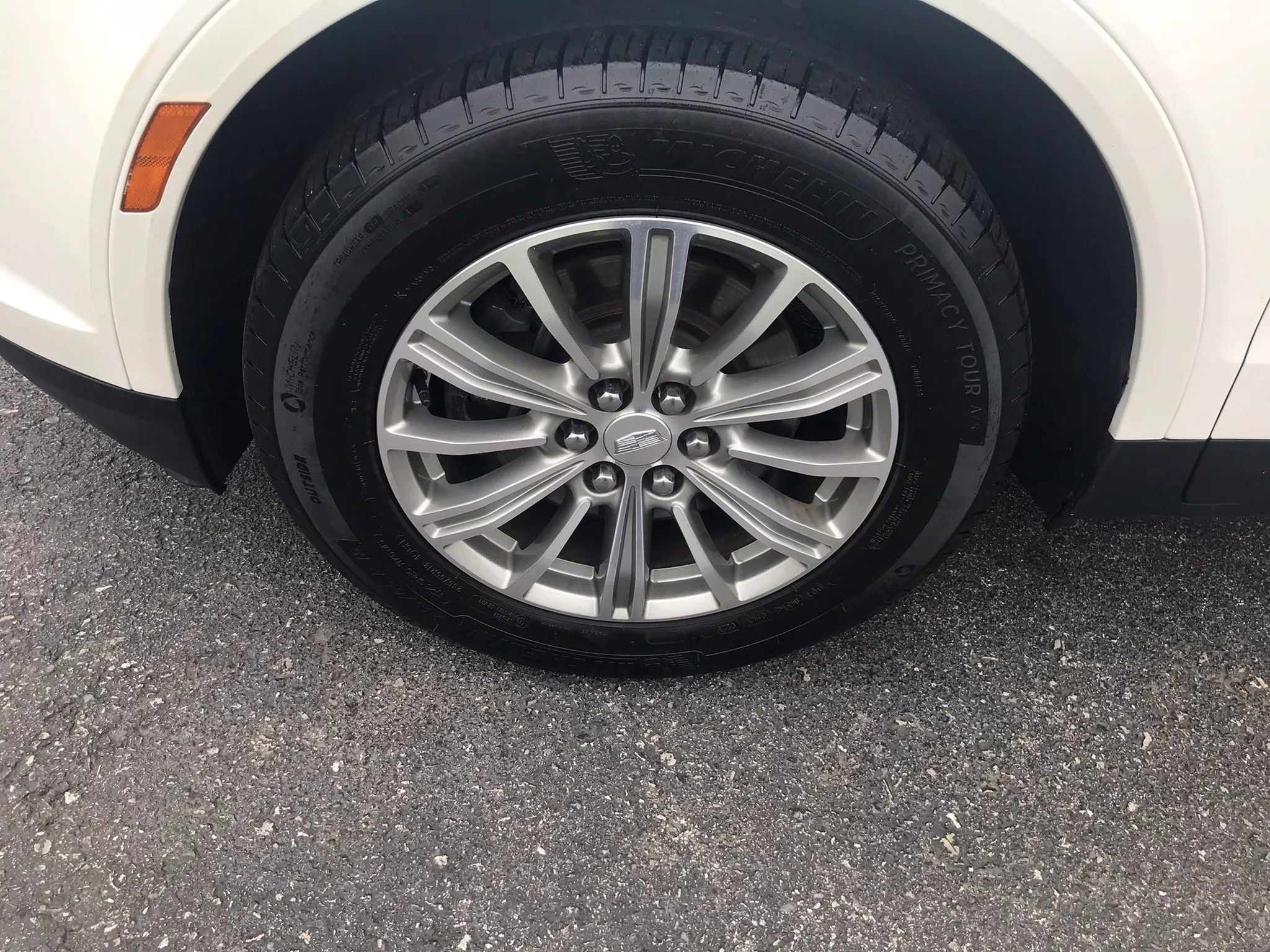 Used 2017 Cadillac XT5 Luxury w/ Driver Awareness Package AWD/4WD image 40
