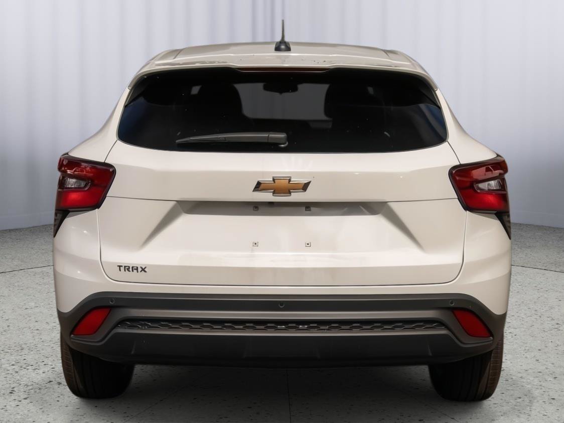 New 2026 Chevrolet Trax LS w/ LS Convenience Package FWD image 6