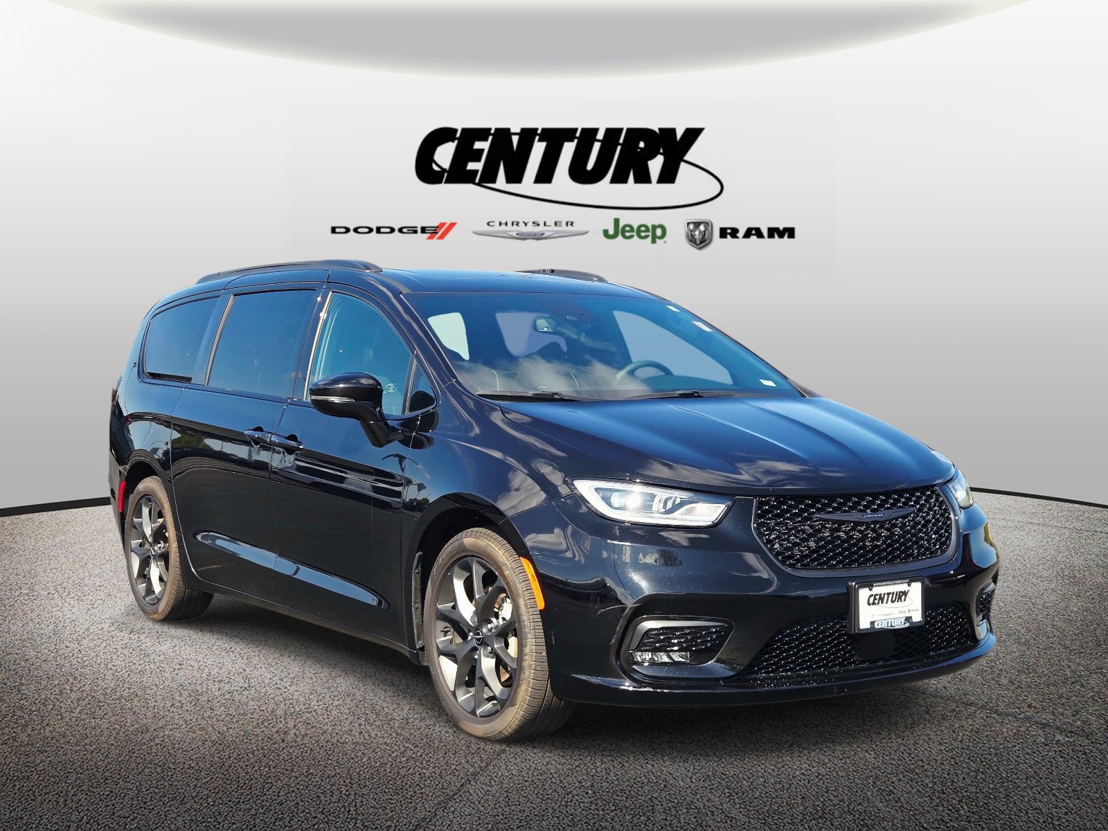 Used 2024 Chrysler Pacifica Limited w/ S Appearance Package