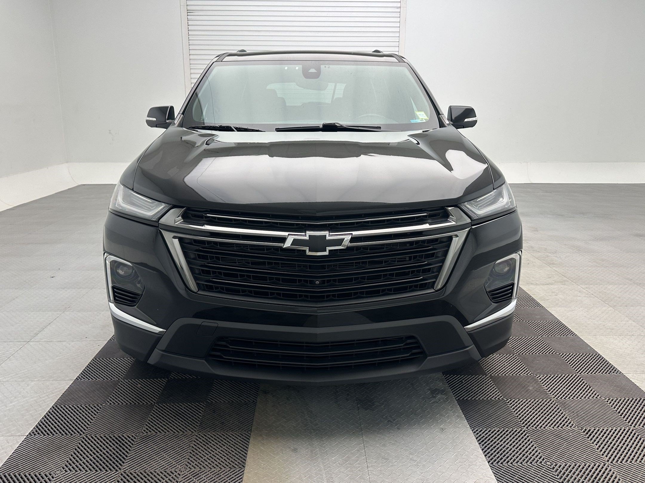 Used 2023 Chevrolet Traverse LT w/ Midnight/Sport Edition AWD/4WD image 6