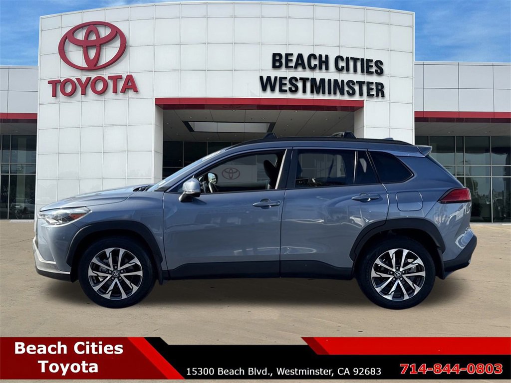 Certified 2022 Toyota Corolla Cross XLE image 7