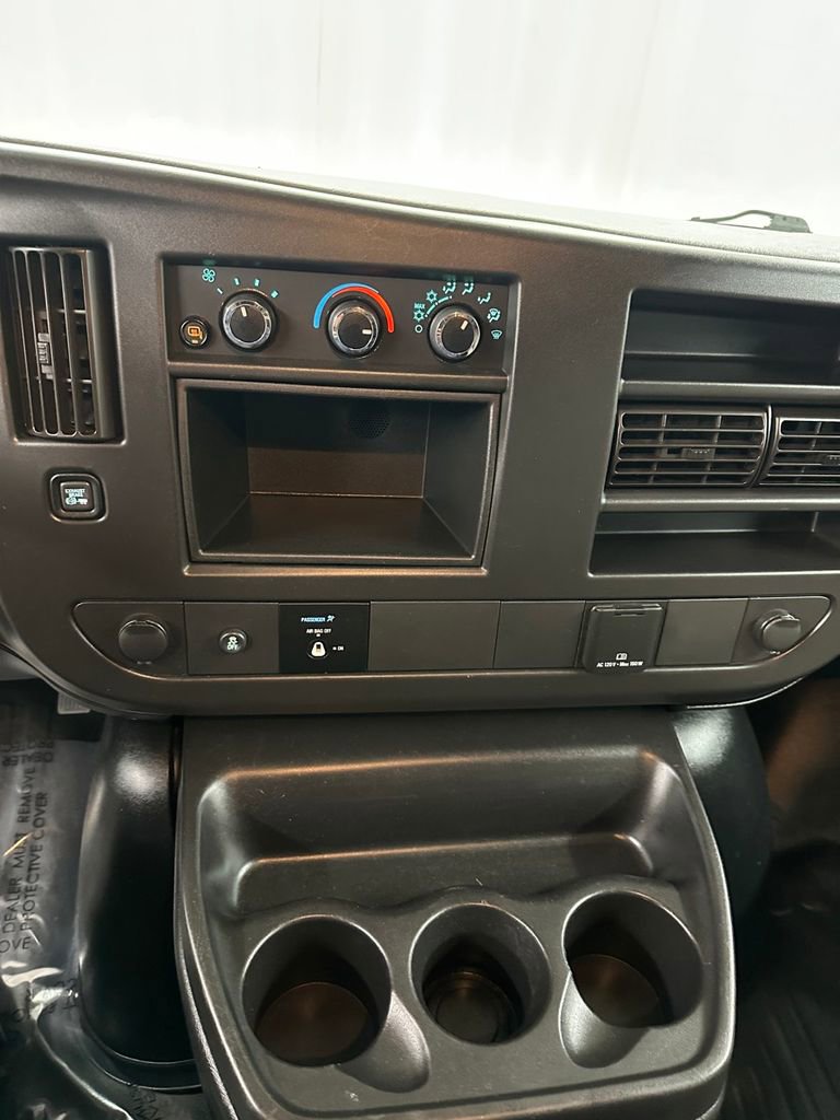 Used 2020 Chevrolet Express 2500 image 18