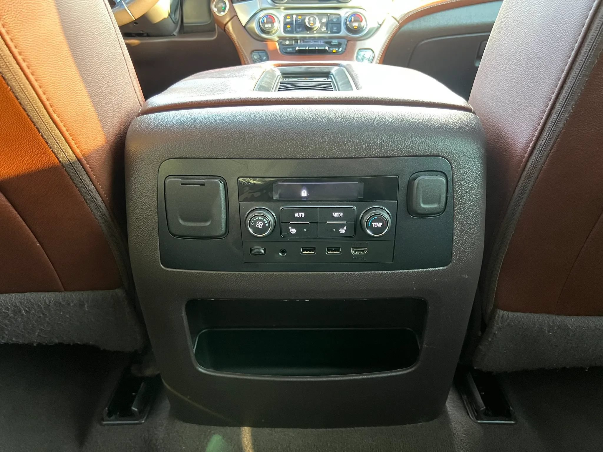 Used 2020 Chevrolet Tahoe Premier AWD/4WD image 36
