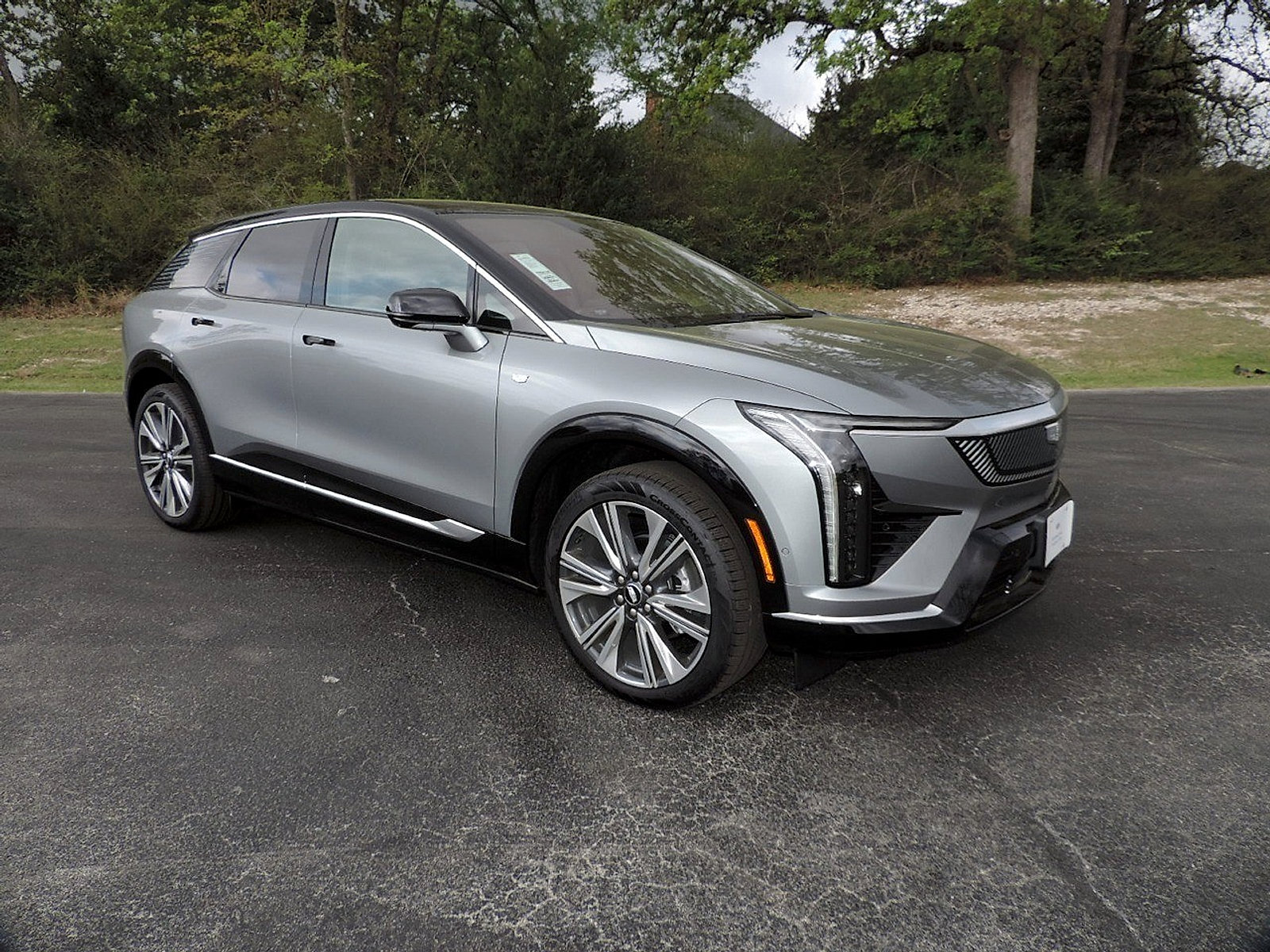 New 2026 Cadillac Optiq Luxury 2 AWD/4WD image 3