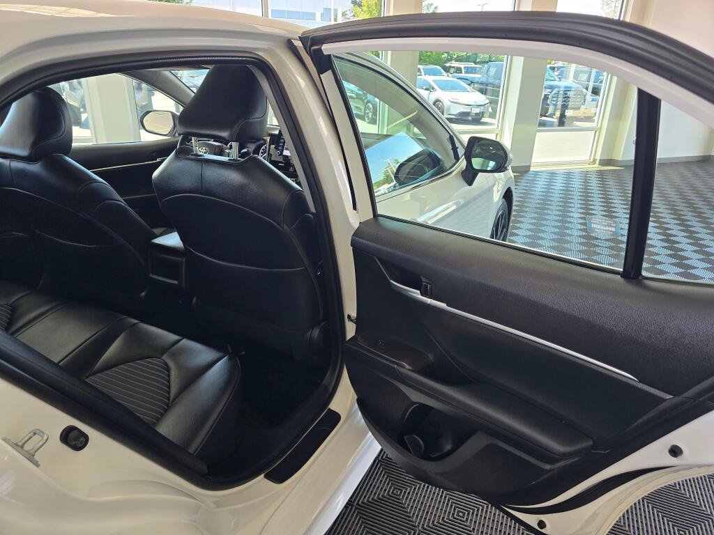 Used 2023 Toyota Camry SE AWD/4WD image 38