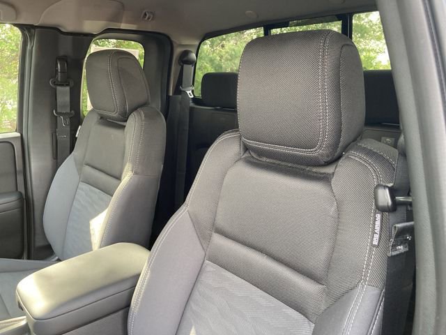 Used 2024 Nissan Frontier SV w/ SV Convenience Package RWD image 13