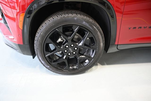New 2026 Chevrolet Traverse RS w/ LPO, Floor Liner Package AWD/4WD image 32
