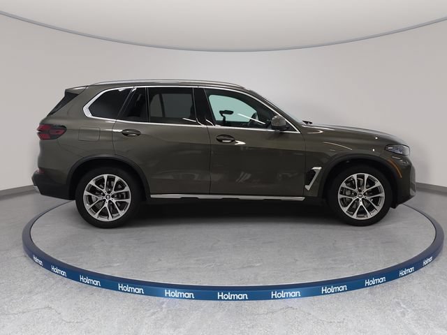 Used 2024 BMW X5 xDrive40i w/ Premium Package AWD/4WD image 4