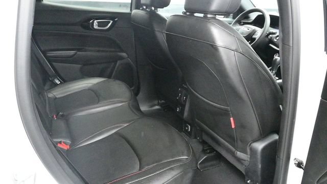 Used 2025 Jeep Compass Trailhawk AWD/4WD image 9