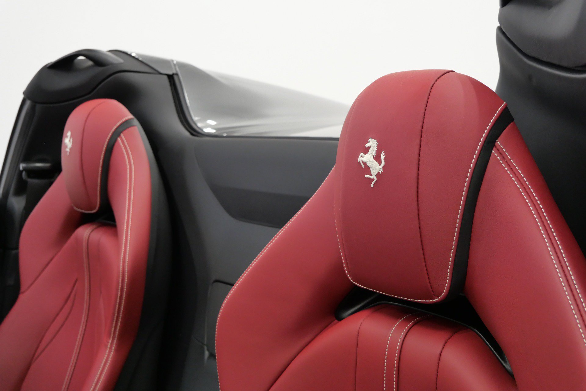 Used 2021 Ferrari 812 GTS RWD image 31