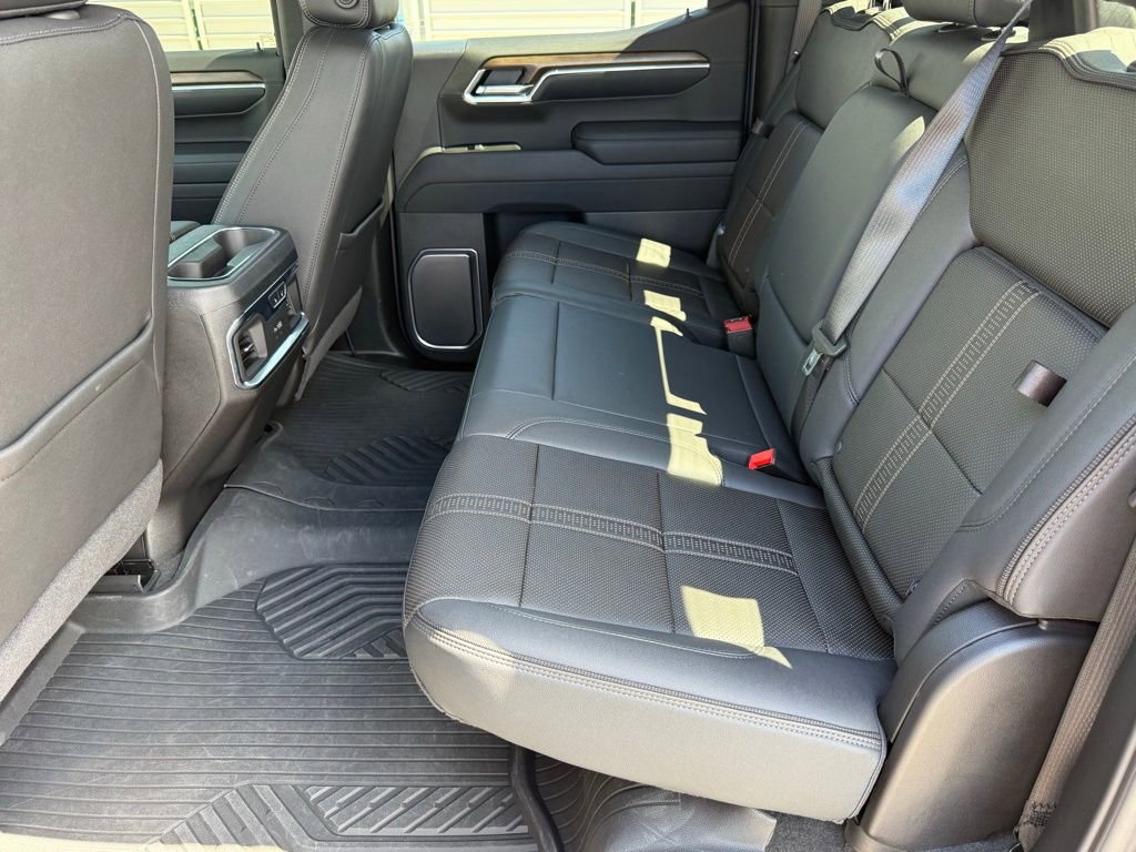 Used 2025 Chevrolet Silverado 1500 High Country w/ Z71 Off-Road Package AWD/4WD image 36