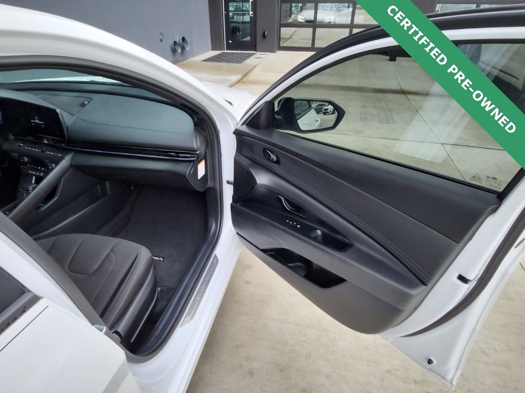 Certified 2025 Hyundai Elantra SEL image 8
