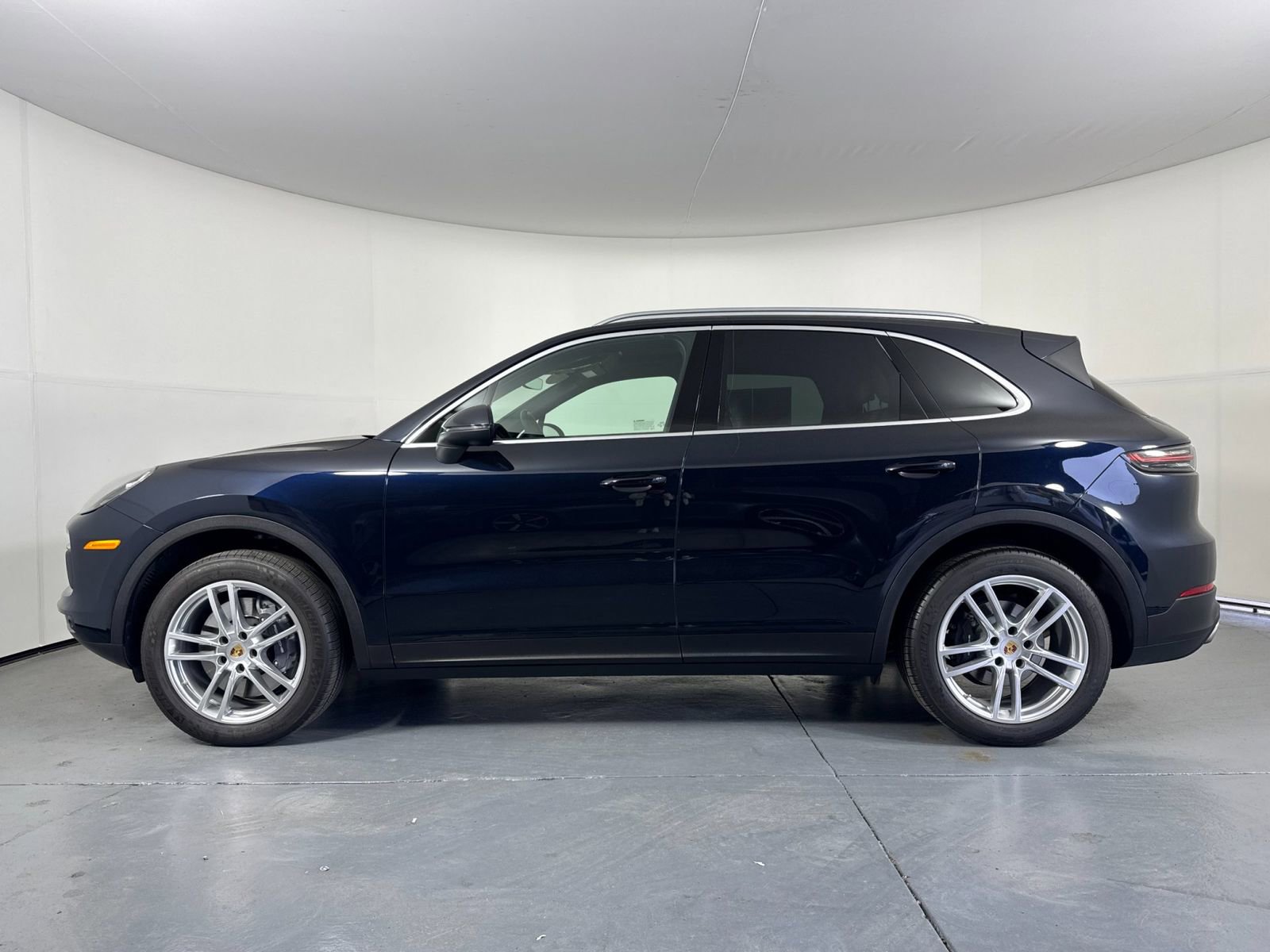 Certified 2023 Porsche Cayenne image 2