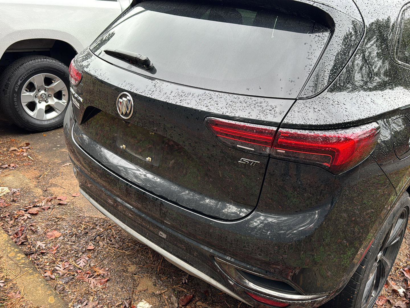 Certified 2022 Buick Envision Essence w/ Sport Touring Package image 8