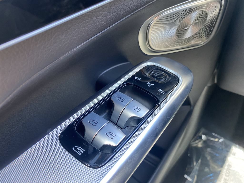 Used 2023 Mercedes-Benz GLC 300 w/ AMG Line image 8