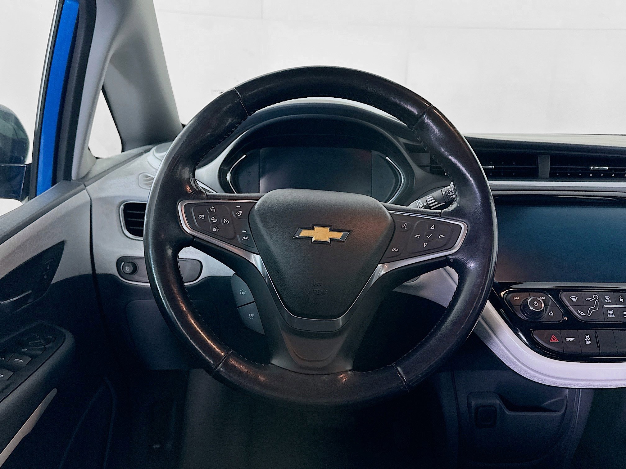 Used 2017 Chevrolet Bolt Premier w/ Driver Confidence II Package image 17